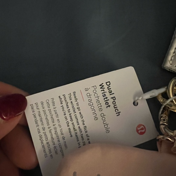 Lululemon dual pouch w keychain NEW - Picture 2 of 5